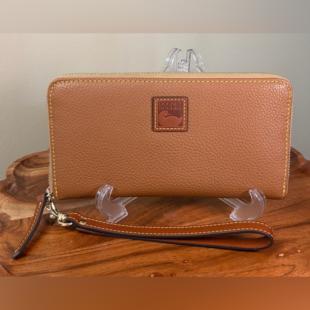 Dooney & Bourke Zip Around Wallet Wristlet Carmel Brown Pebble Leather NWOT - Picture 16 of 16